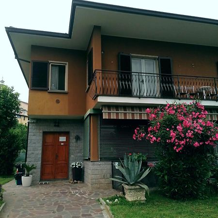 Casa Vacanze Mari, Паратіко Екстер'єр фото